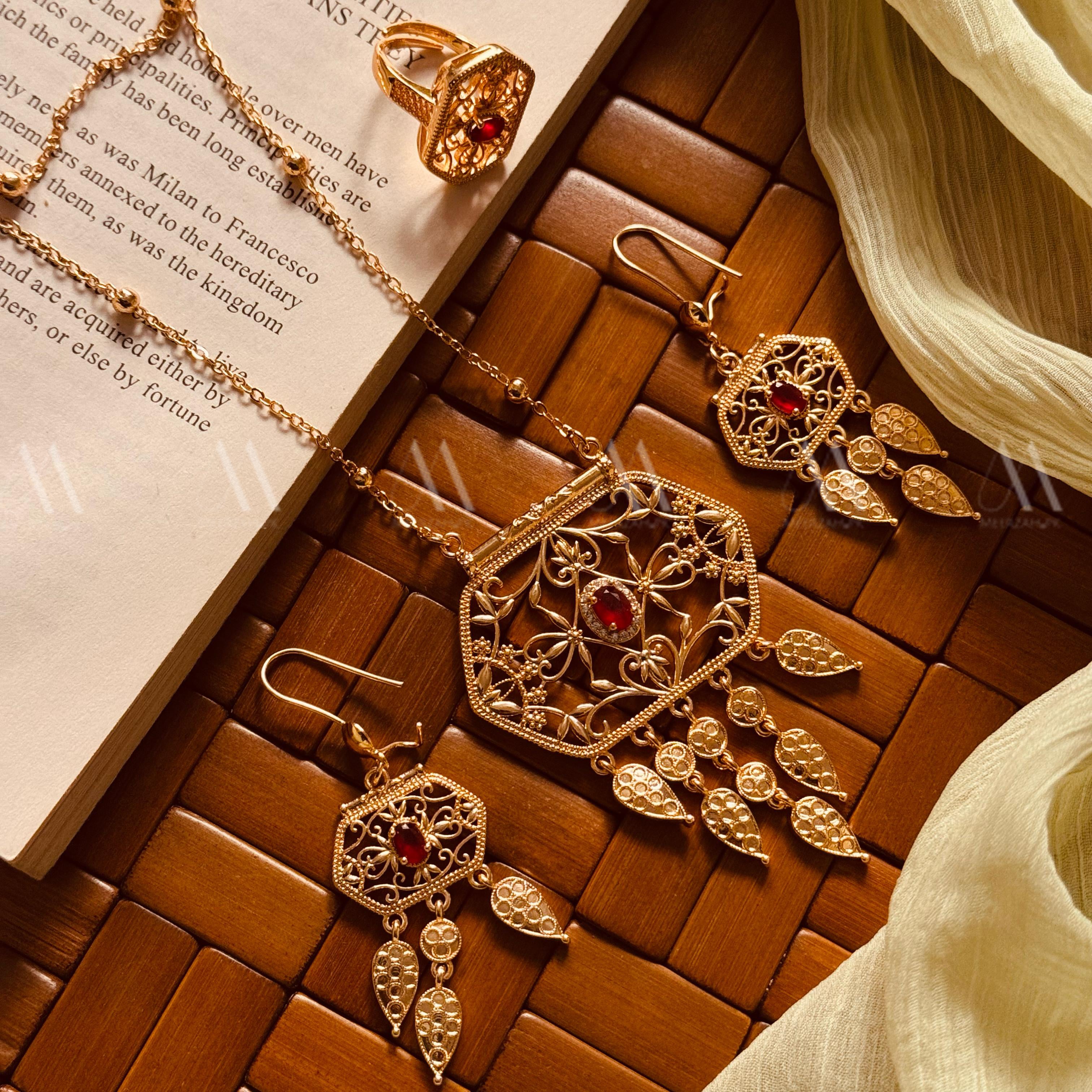 Beautiful Unique Design Gold Plated Real Stones Necklace Set for Girls/Women