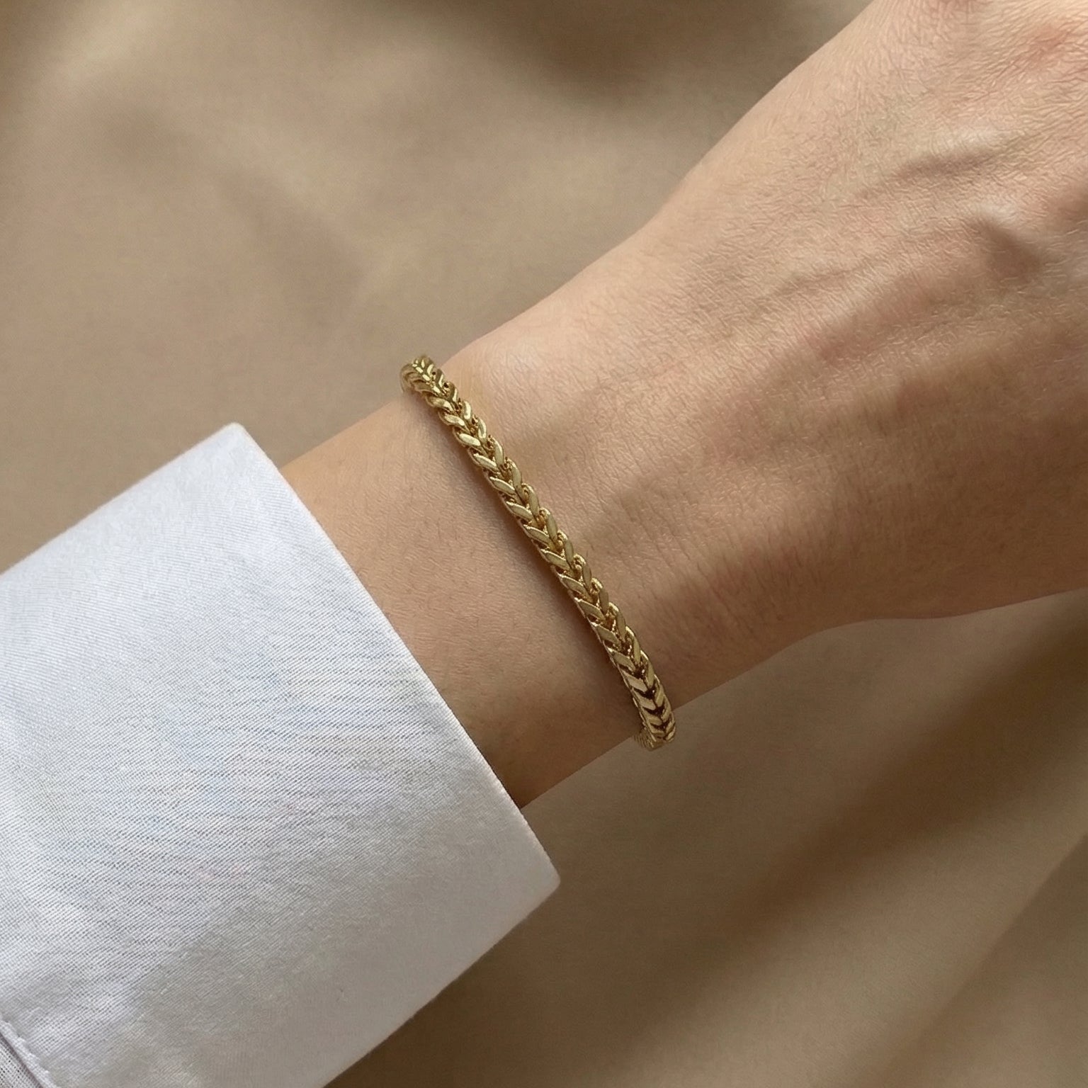 Elegant Design Gold Plated Bracelet for Girls/Women