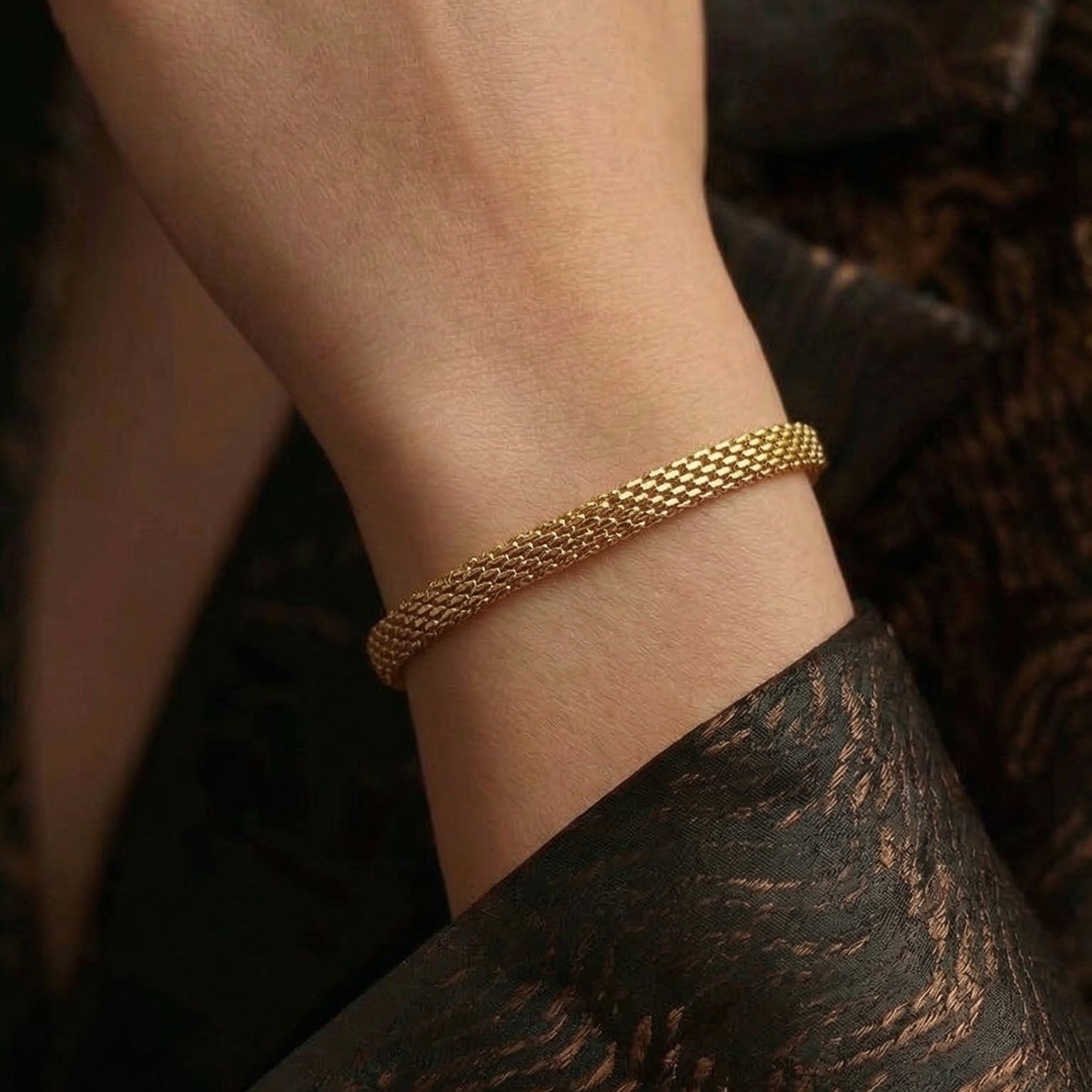 Luminous Design Gold Plated Bracelet for Girls/Women