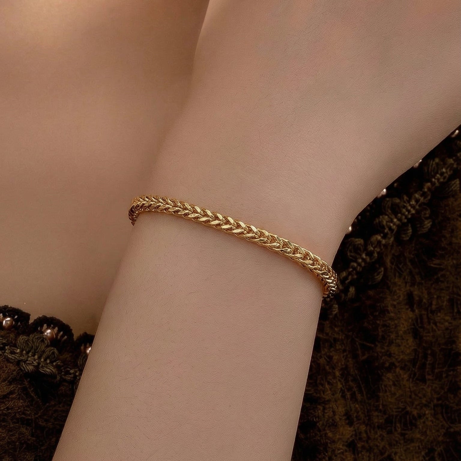 Elegant Design Gold Plated Bracelet for Girls/Women