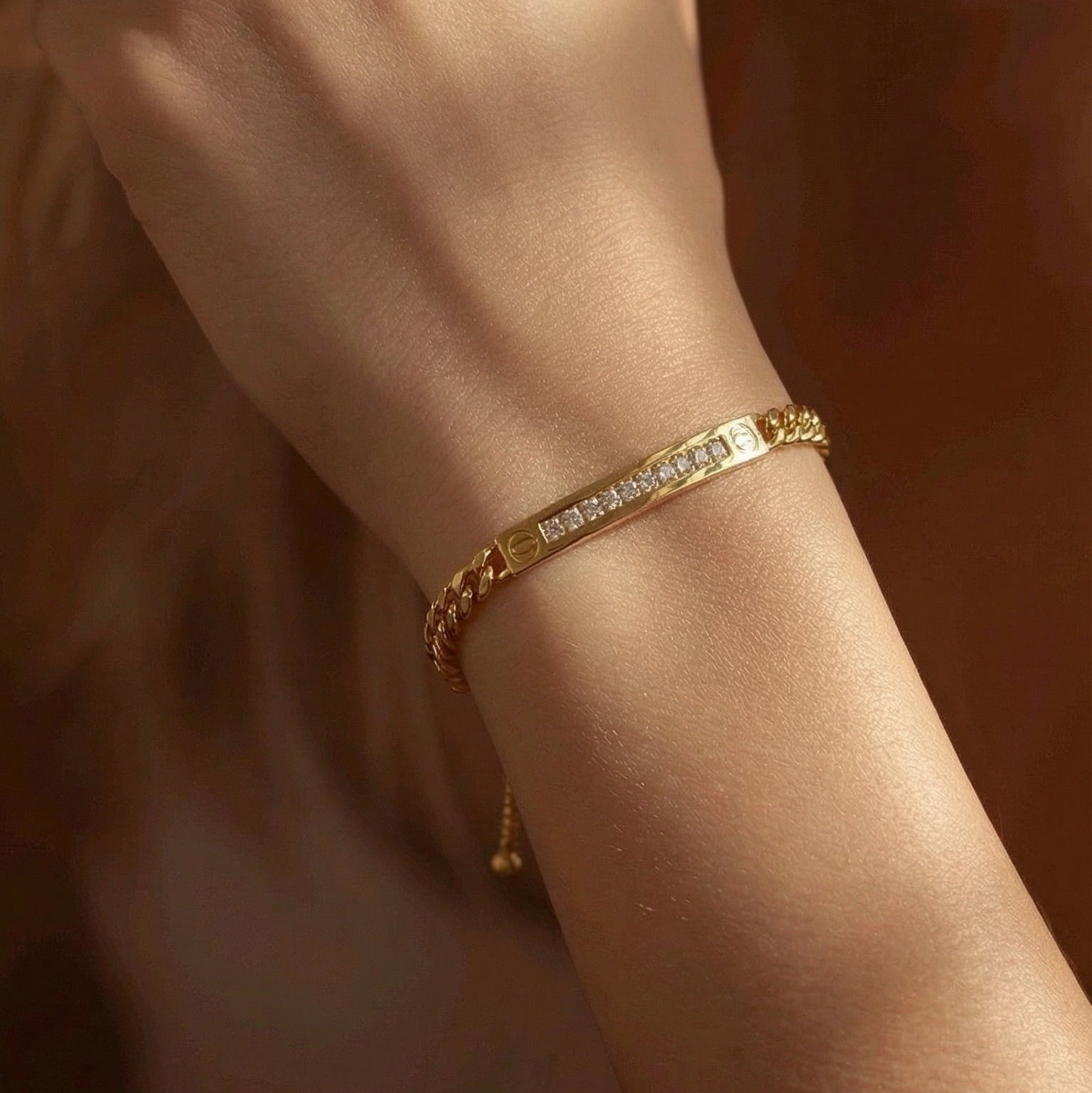 Stylish Design Gold Plated Bracelet for Girls/Women