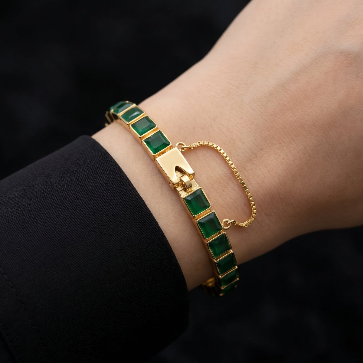 Dazzling Design Gold Plated Crystal Stones Bangle for Girls/Women