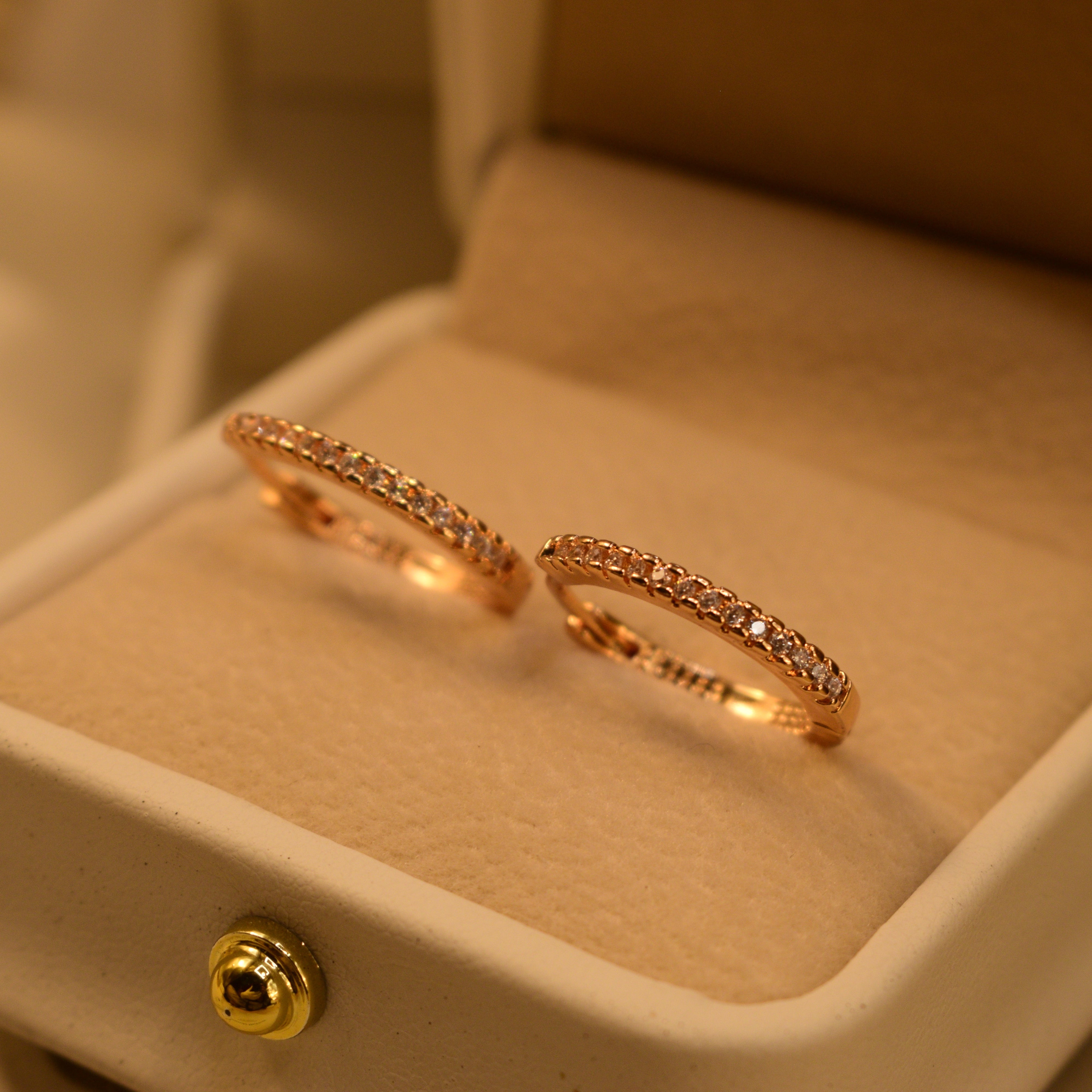 Glamorous Design Gold Plated Crystal Stones Earrings For Girls/women