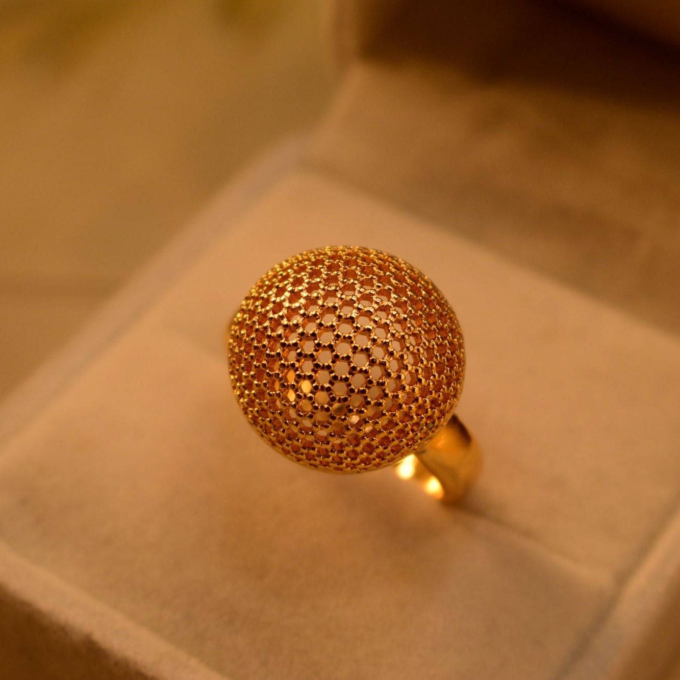 Sparkling Unique Design Gold Plated Ring For Girls/Women