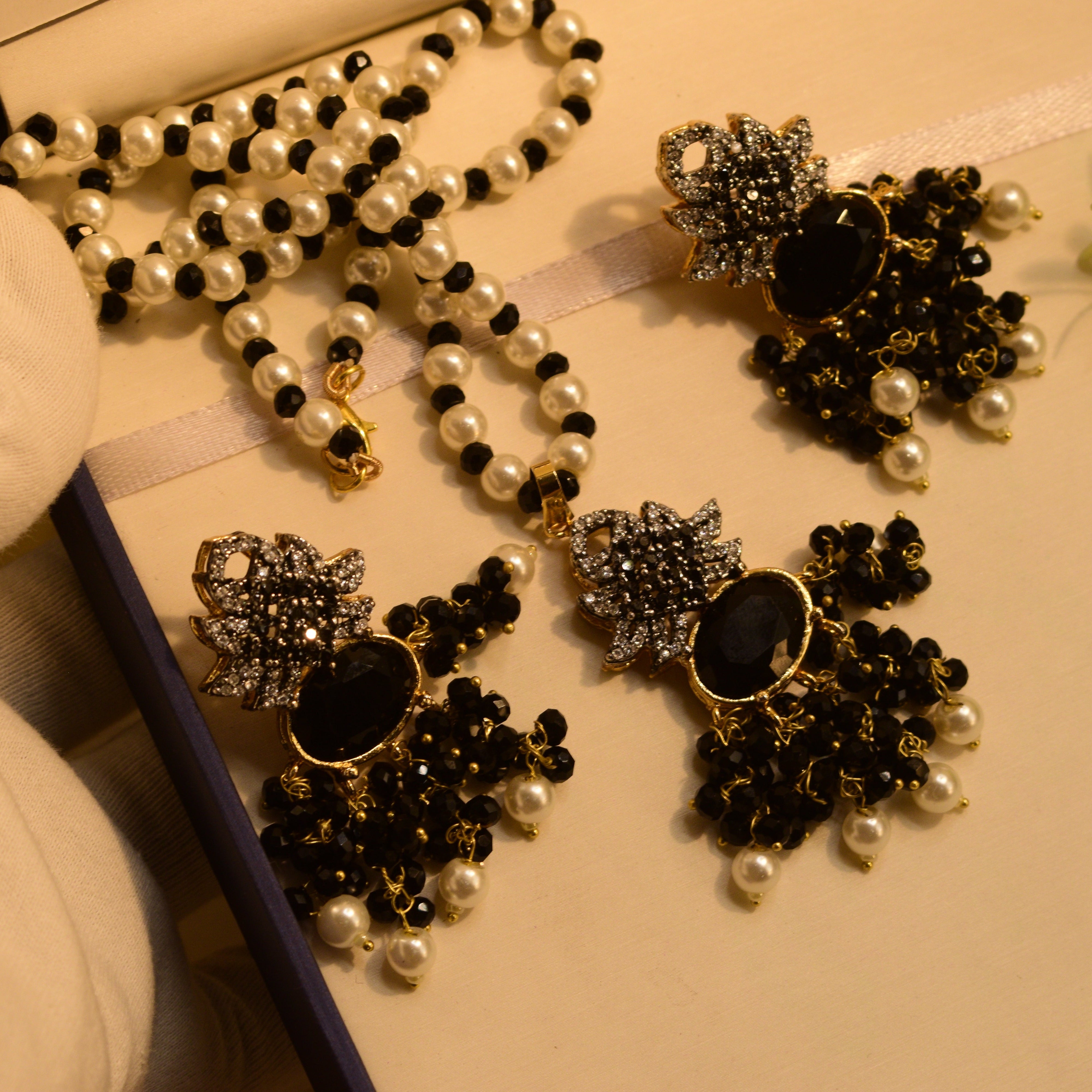 Luminous Design Gold Plated Crystal Stones Necklace Set for Girls/Women