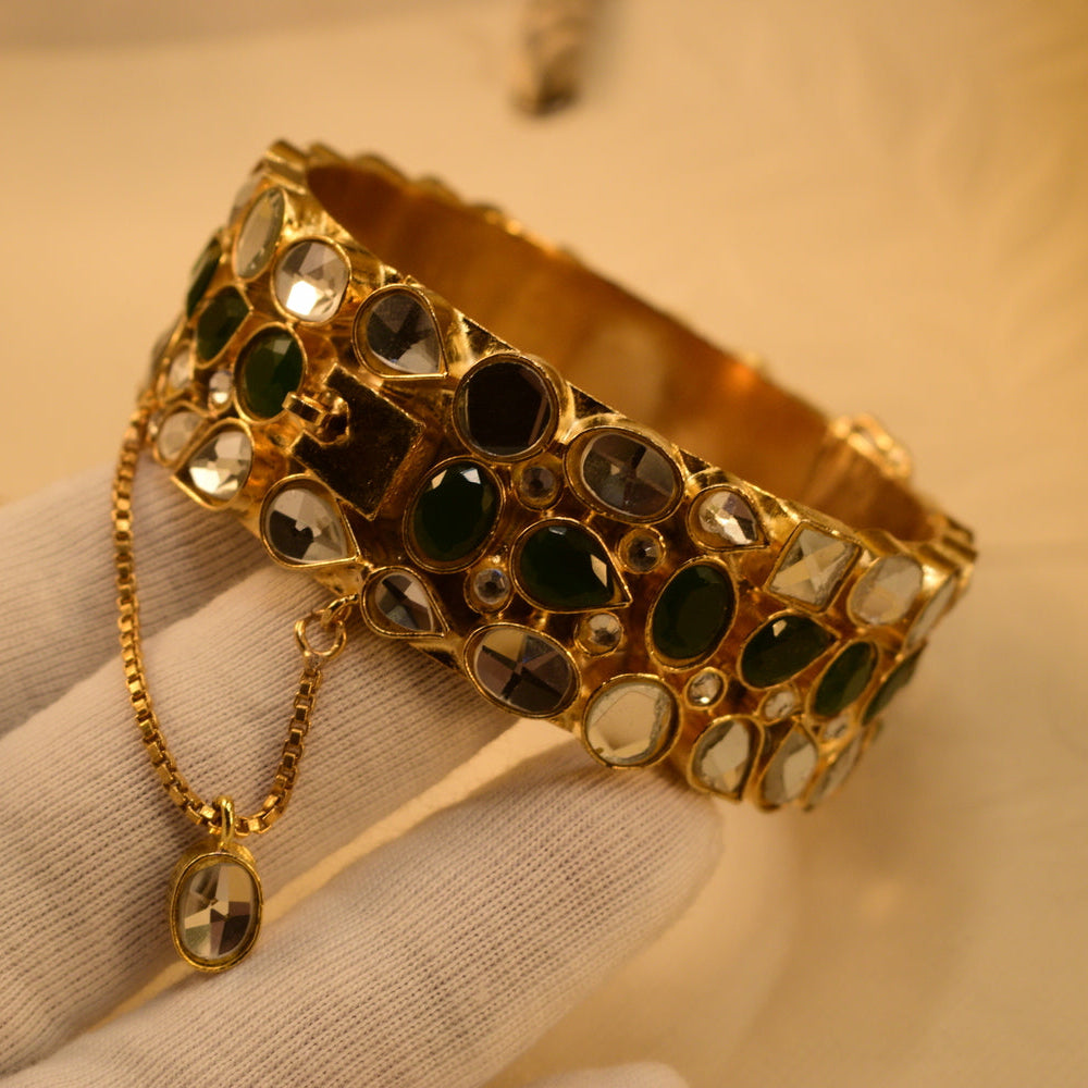 Elegant Design Gold Plated Crystal Stones Bangle for Girls/Women