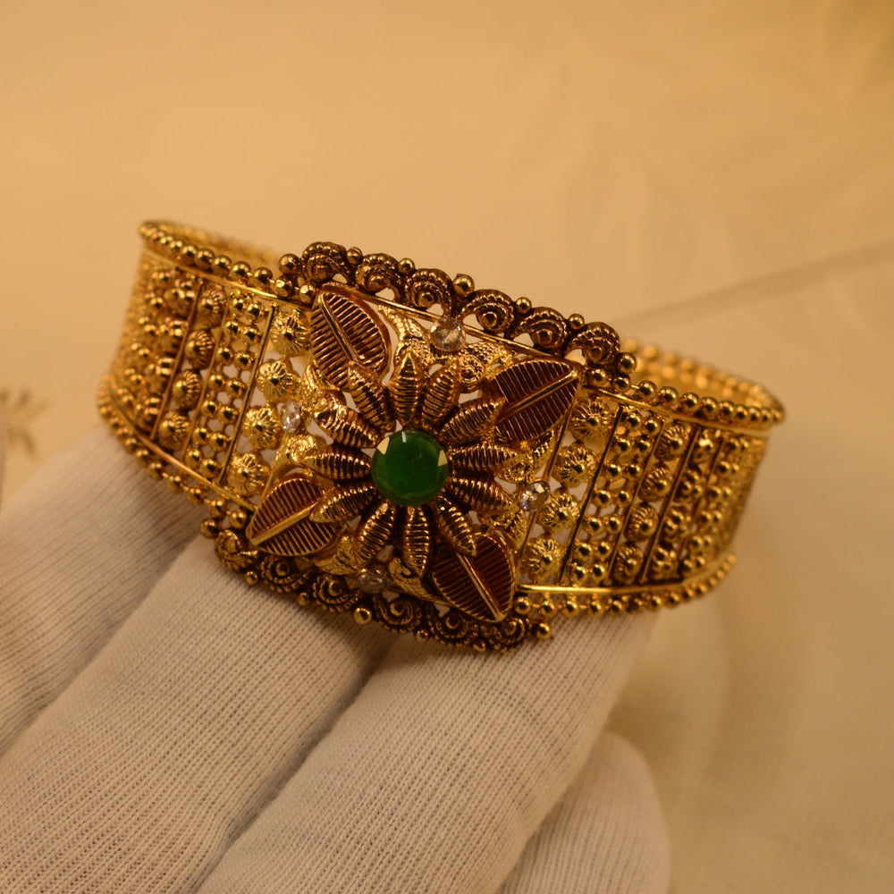 Charming Design Gold Plated Crystal Stones Bangle for Girls/Women
