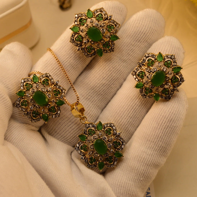 Beautiful Design Gold Plated Crystal Stones Necklace Set for Girls/Women