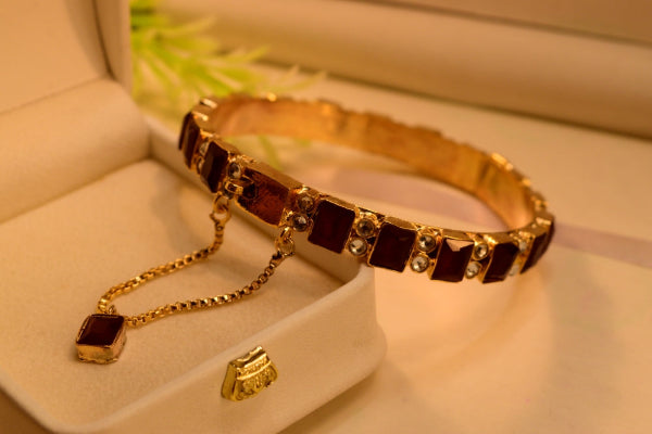Sparkling Design Gold Plated Crystal Stones Bangle for Girls/Women