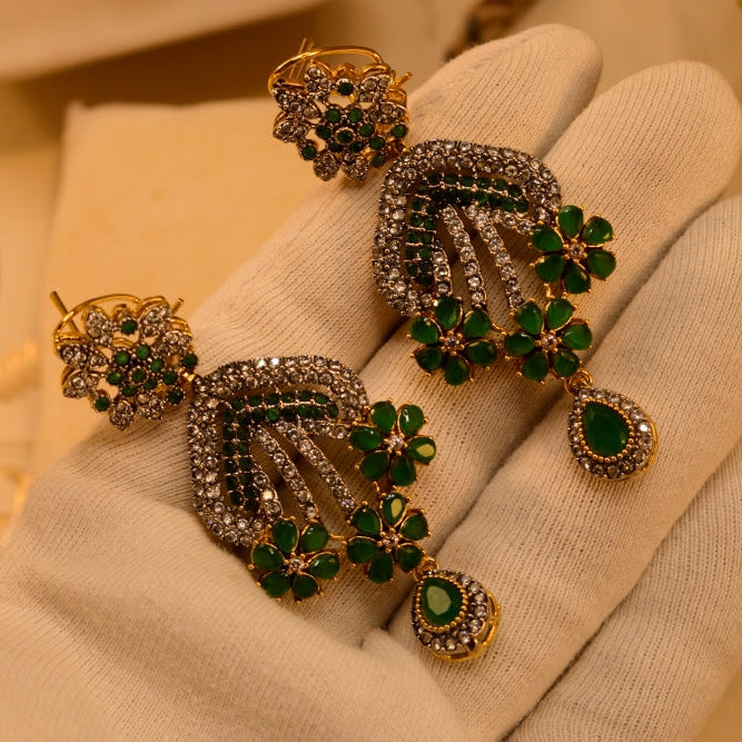 Charming Design Gold Plated Crystal Stones Earrings For Girls/women