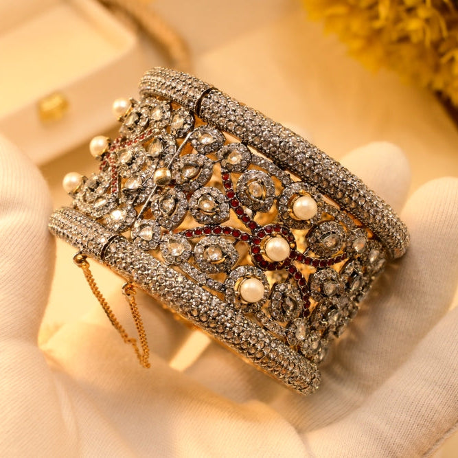 Luxury Design Gold Plated Crystal Stones Bangle Set for Girls/Women