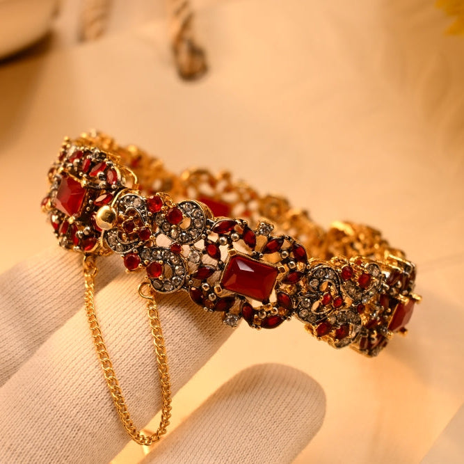 Elegant Design Gold Plated Crystal Stones Bangle for Girls/Women