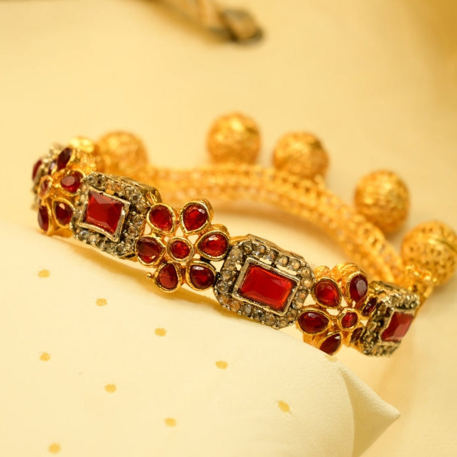 Elegant Design Gold Plated Crystal Stones Bracelet For Girls/Women