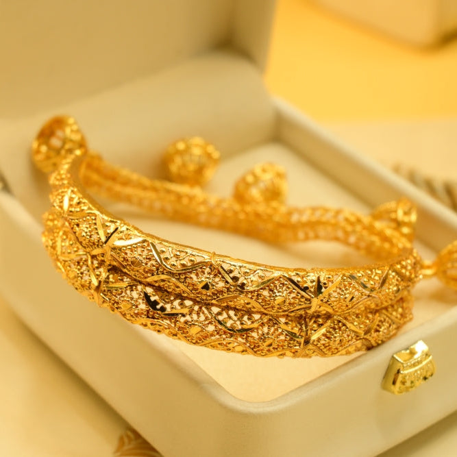 Gorgeous Unique Design Gold Plated Bracelet For Girls/Women