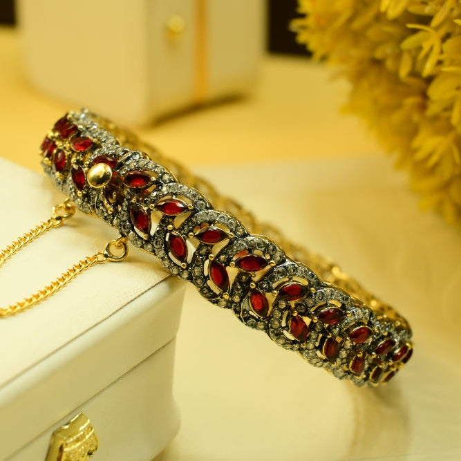 Elegant Design Gold Plated Crystal Stones Bangle for Girls/Women