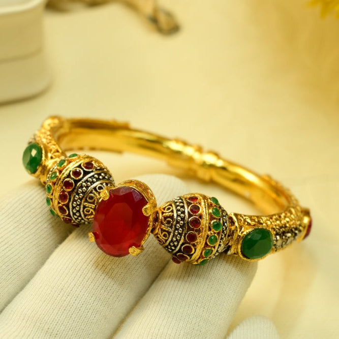 Gorgeous Design Gold Plated Crystal Stones Bangle for Girls/Women