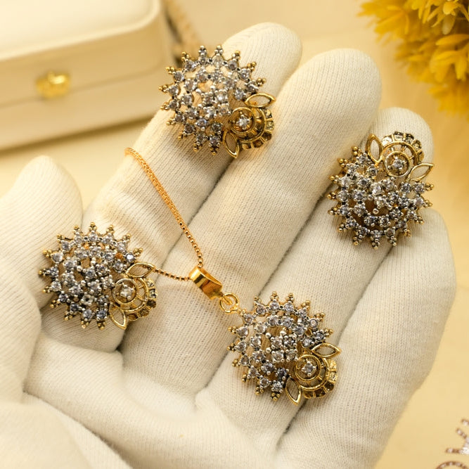 Stylish Design Gold Plated Crystal Stones Necklace Set for Girls/Women