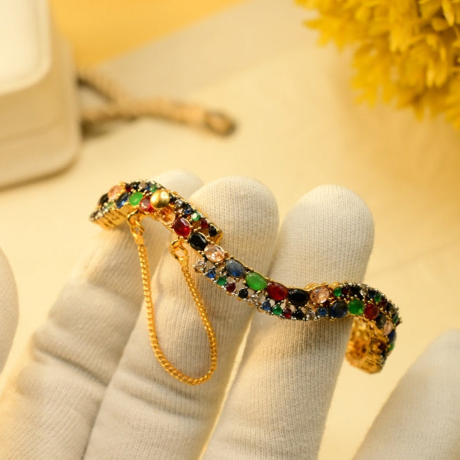 Luxury Design Gold Plated Crystal Stones Bangle for Girls/Women