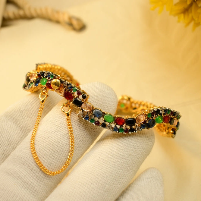 Luxury Design Gold Plated Crystal Stones Bangle for Girls/Women