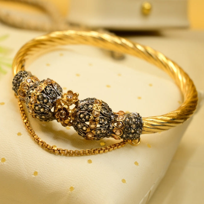 Glamorous Design Gold Plated Crystal Stones Bangle for Girls/Women
