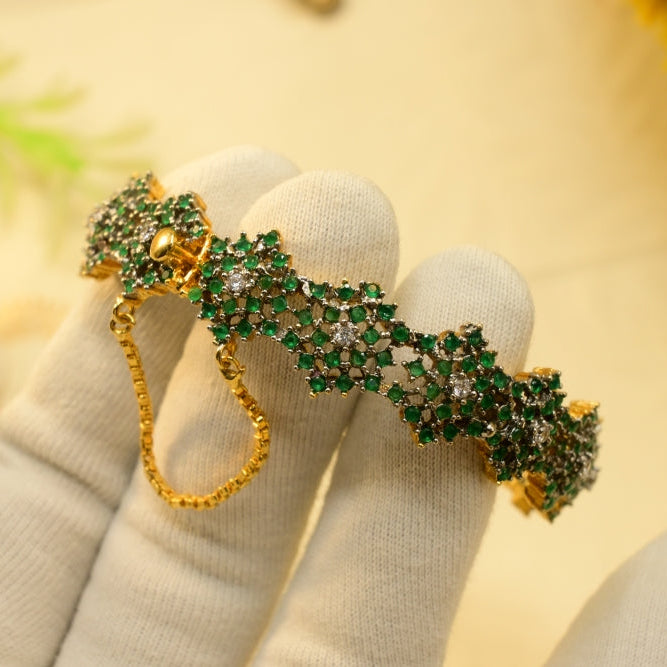 Charming Design Gold Plated Crystal Stones Bangle for Girls/Women