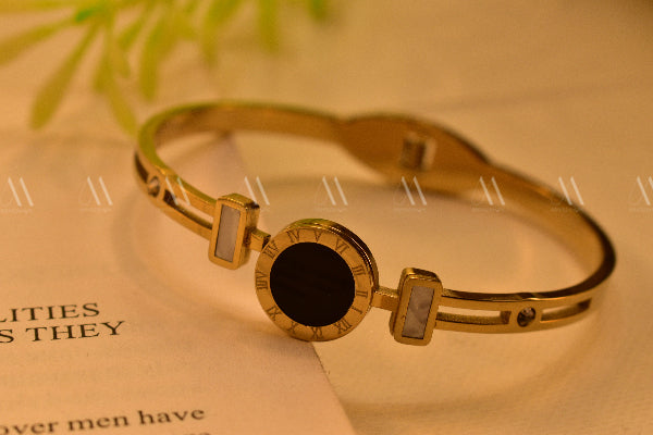 Gorgeous Design Gold Plated Real Stone Bracelet for Girls/Women