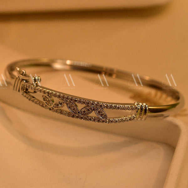 Elegant Design Silver Plated Crystal Stones Bracelet for Girls/Women