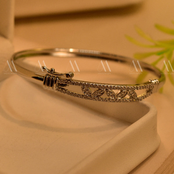 Elegant Design Silver Plated Crystal Stones Bracelet for Girls/Women