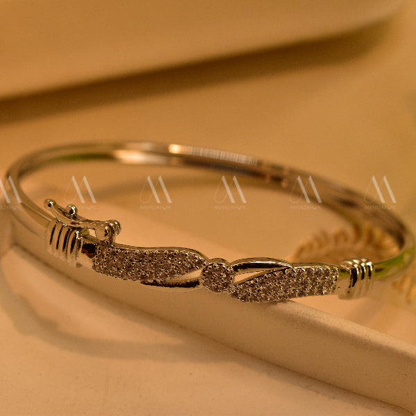 Elegant Design Silver Plated Crystal Stones Bracelet for Girls/Women