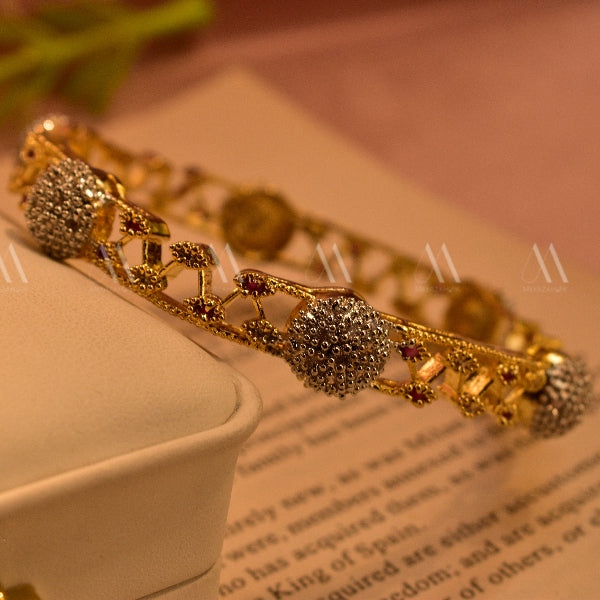 Glamorous Design Gold Plated Real Stones Bangle for Girls/Women