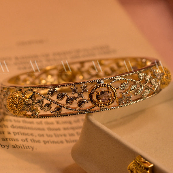 Beautiful Design Gold Plated Real Stones Bangle for Girls/Women