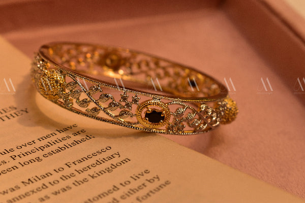 Beautiful Design Gold Plated Real Stones Bangle for Girls/Women