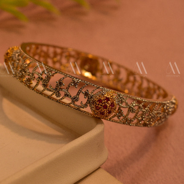 Beautiful Design Gold Plated Real Stones Bangle for Girls/Women