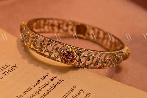 Beautiful Design Gold Plated Real Stones Bangle for Girls/Women