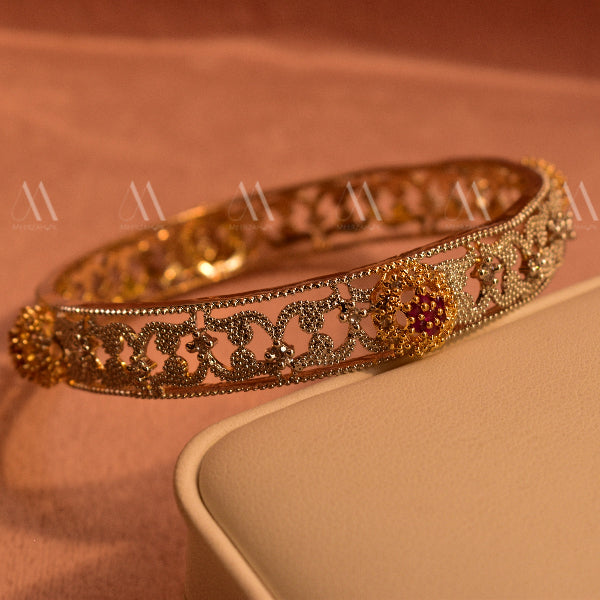 Elegant Design Gold Plated Real Stones Bangle for Girls/Women