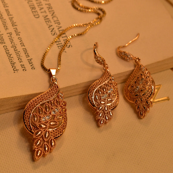 Elegant Design Gold Plated Crystal Stones Necklace Set for Girls/Women