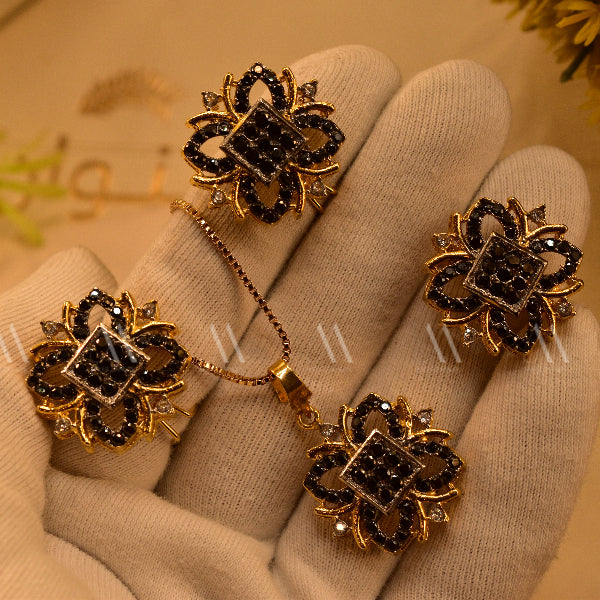 Elegant Design Gold Plated Real Stones Necklace Set for Girls/Women