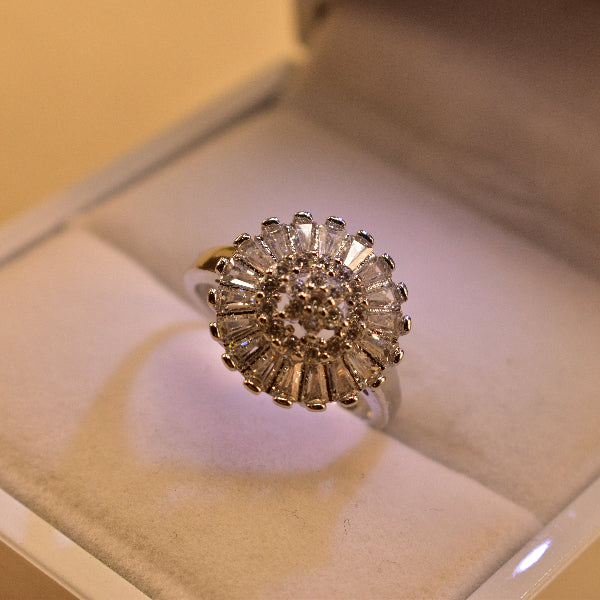 Glamorous Design Silver Plated Crystal Stones Ring For Girls/Women