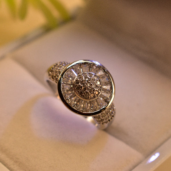 Beautiful Design Silver Plated Crystal Stones Ring For Girls/Women