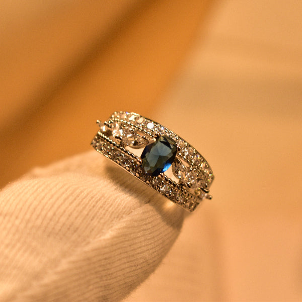 Glamorous Design Silver Plated Crystal Stones Ring For Girls/Women