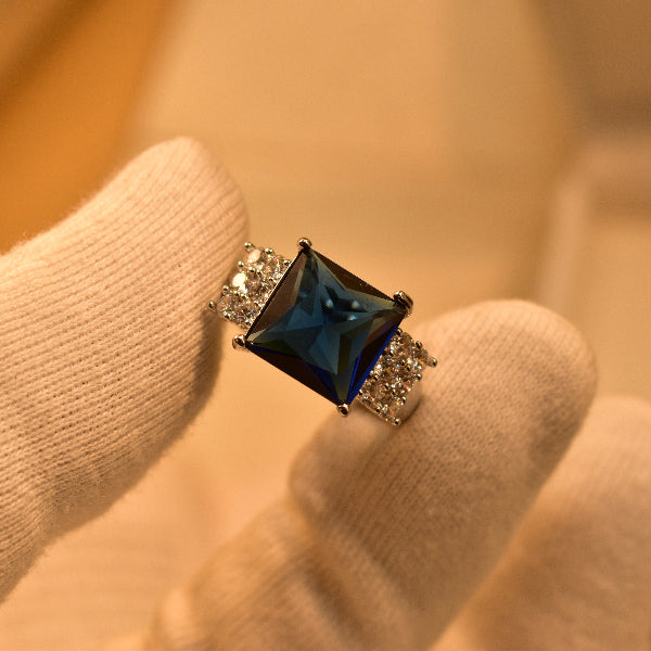 Fancy Design Silver Plated Crystal Stones Ring For Girls/Women