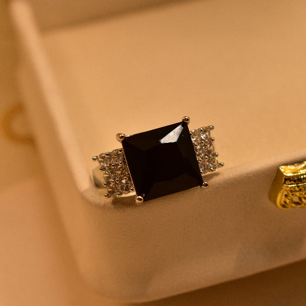 Fancy Design Silver Plated Crystal Stones Ring For Girls/Women