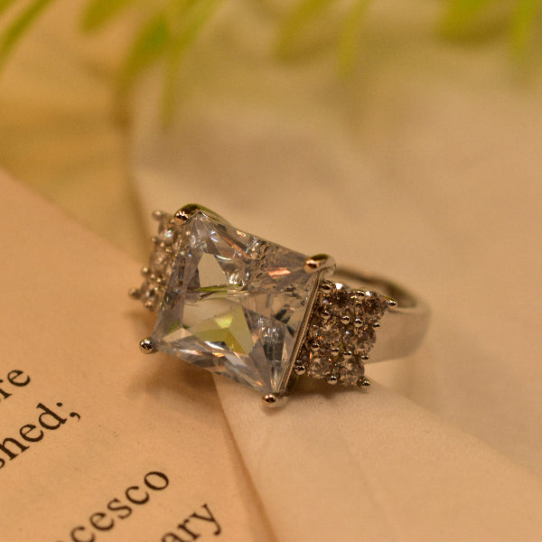Fancy Design Silver Plated Crystal Stones Ring For Girls/Women