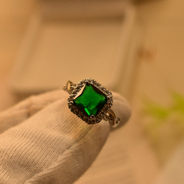 Glamorous Cubic Design Silver Plated Crystal Stones Ring For Girls/Women