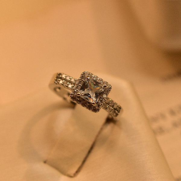 Luminous Design Silver Plated Crystal Stone Ring For Girls/Women