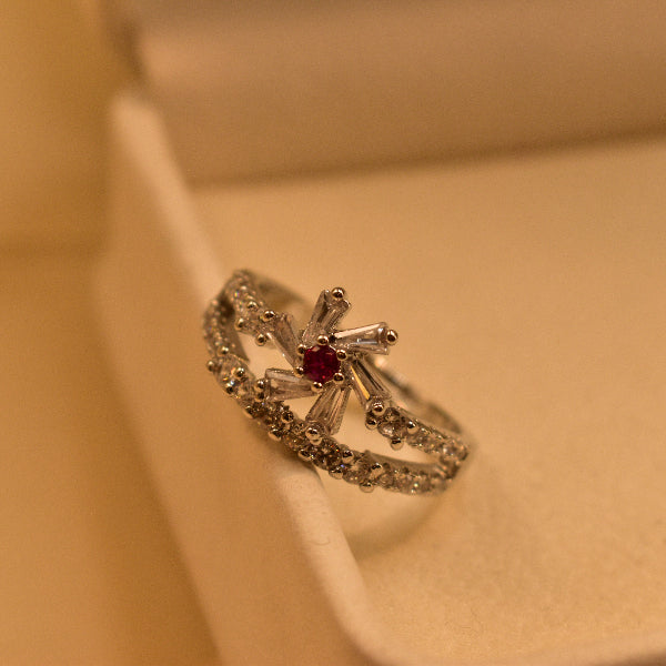 Gorgeous Design Silver Plated Crystal Stone Ring For Girls/Women