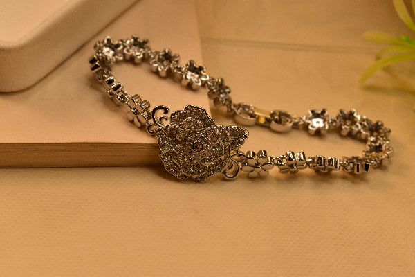 Luminous Unique Design Crystal Stones Bracelet for Girls/Women