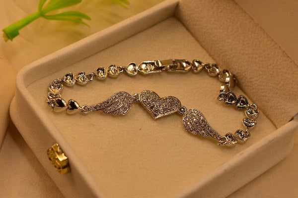 Stylish Unique Heart Design Crystal Stones Bracelet for Girls/Women