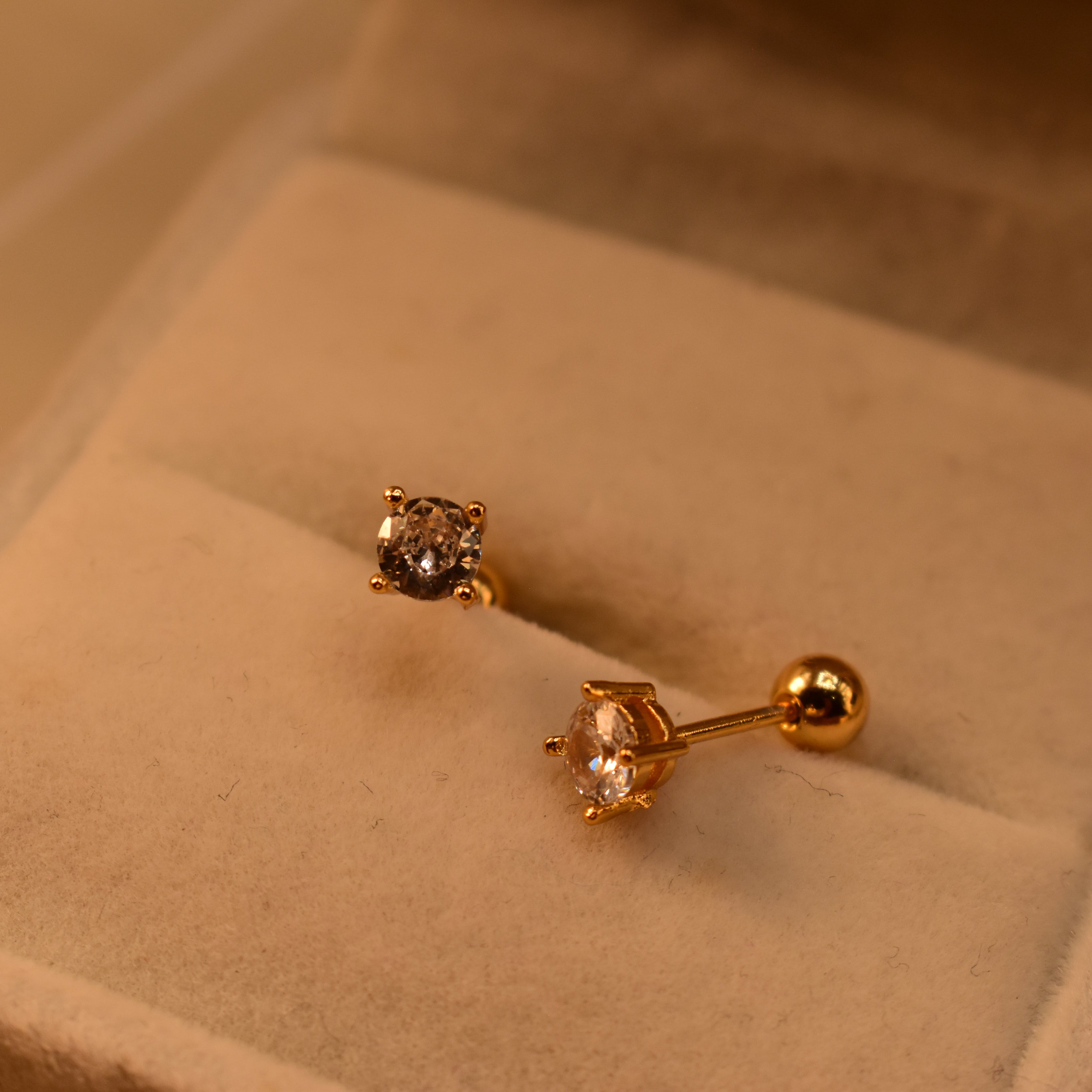 Charming Design Gold Plated Crystal Stones Earrings For Girls/women