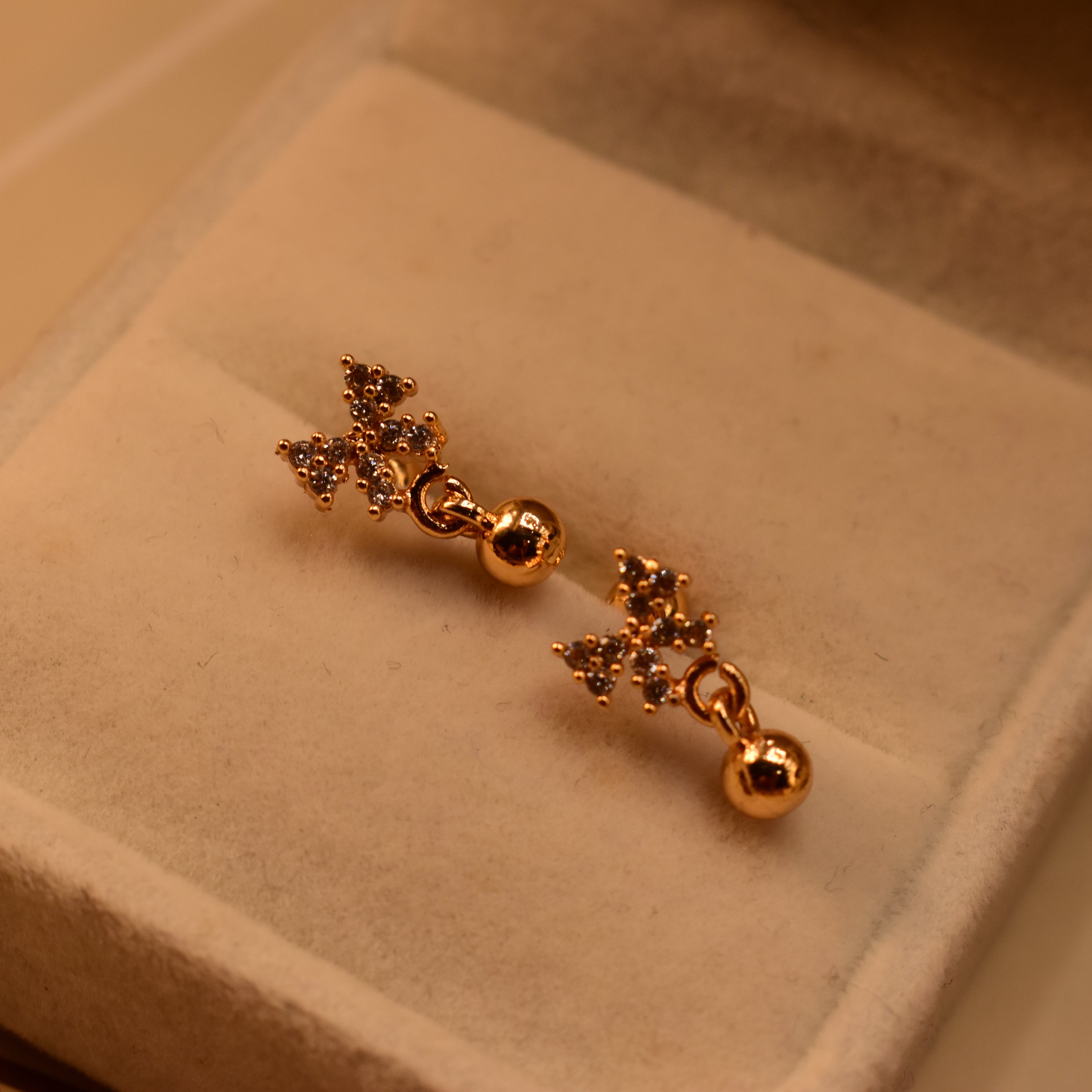 Dazzling Design Gold Plated Crystal Stones Earrings For Girls/women
